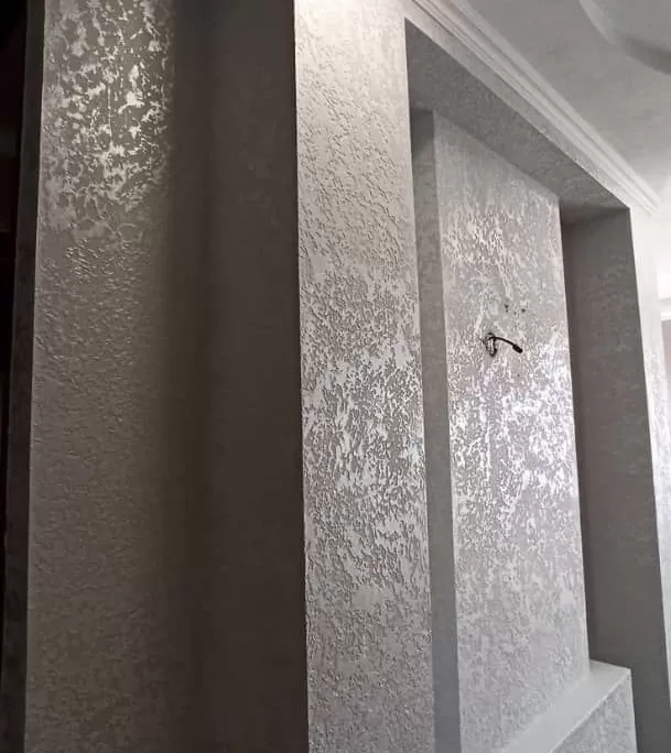 پتینه کاری روی دیوار گچی 